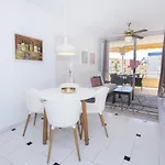 Edificio Apolo 7 קלפה