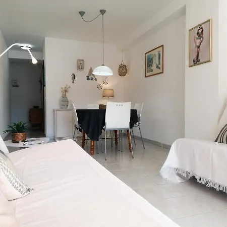 Edificio Apolo 7 Apartment *