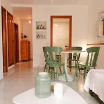 Edificio Apolo 7 Apartman *